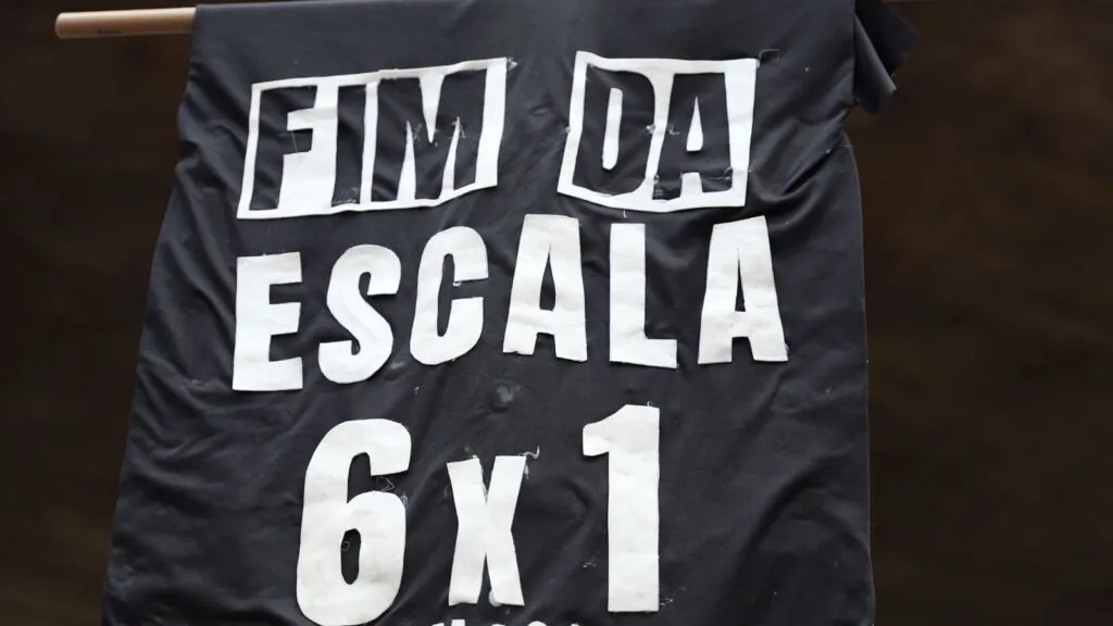 Fim da escala 6×1 começa em dezembro e jornada cai para 40 horas semanais
